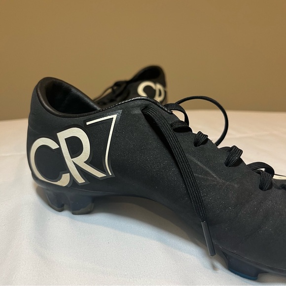 NIKE - Cristino Ronaldo - CR7 - Soccer Cleats - Women’s 7.5 - Picture 8 of 9